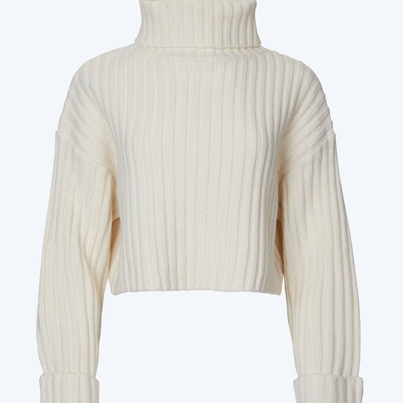 SWEET RAIN - Cropped Ribbed-Knit Chunky Turtleneck Sweater - Picture 4 of 4